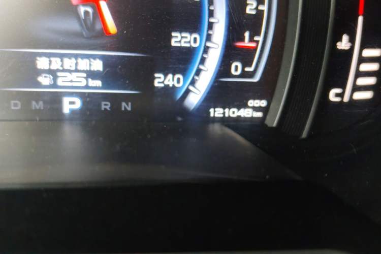 Used Geely Auto Emgrand X7 Sport 2016 1.8TD Automatic All-Wheel-Drive ZhiZun Edition Odometer Close Up