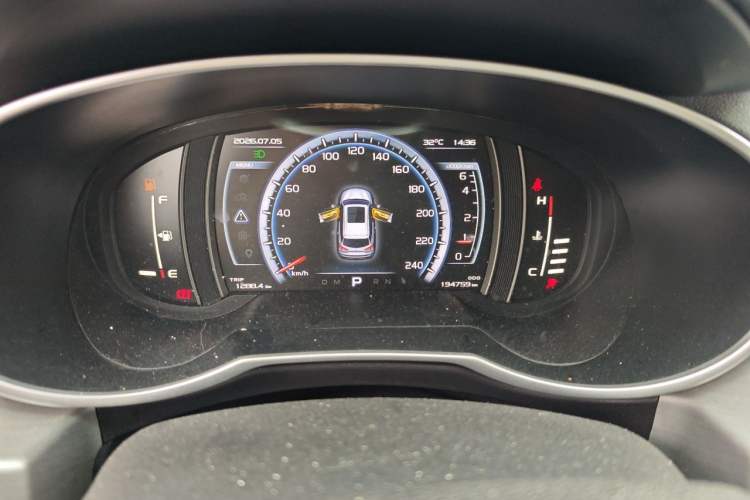 Used Geely Auto Emgrand X7 Sport 2016 1.8TD Automatic Smart Connectivity Version Odometer Close Up