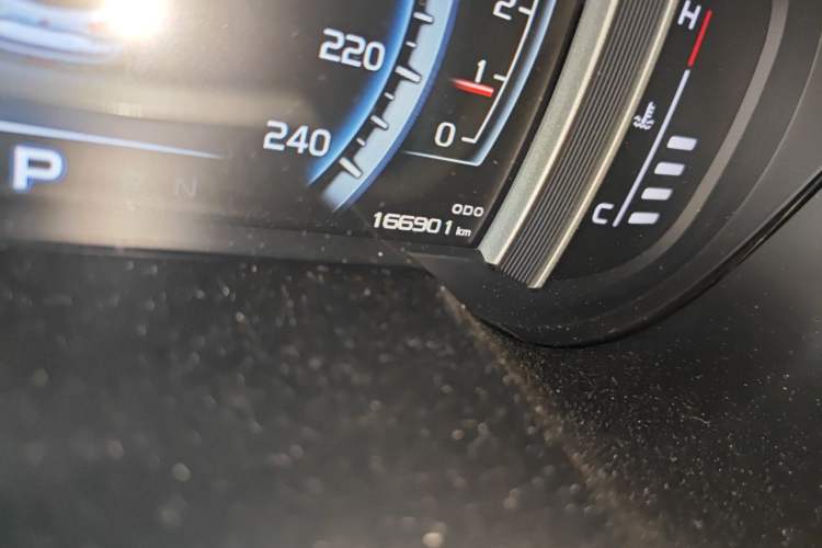 Used Geely Auto Emgrand X7 Sport 2016 1.8TD Automatic ZhiZun Version Odometer Close Up