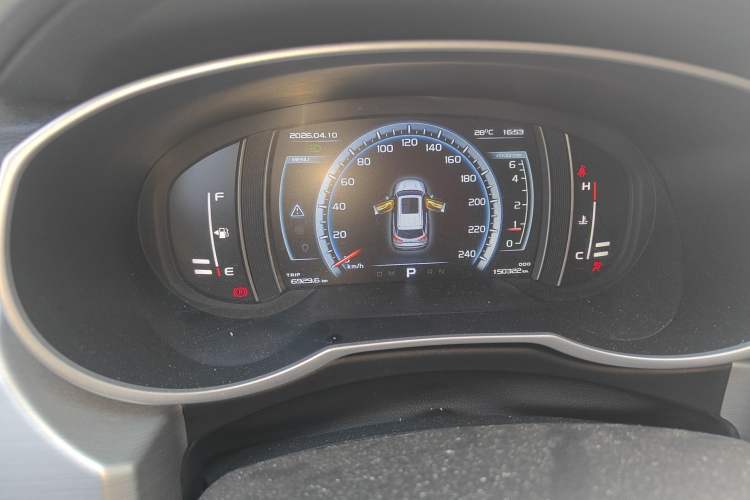 Used Geely Auto Emgrand X7 Sport 2016 1.8TD Automatic Smart Model Odometer Close Up