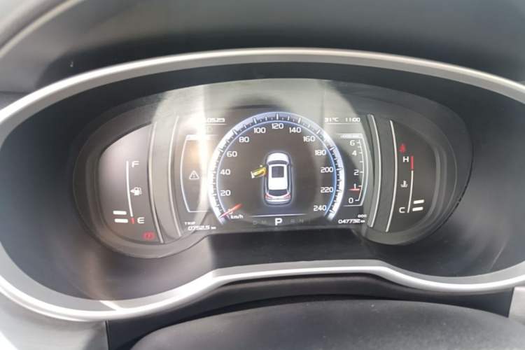 Used Geely Auto Emgrand X7 Sport 2016 1.8TD Automatic Smart Model Odometer Close Up