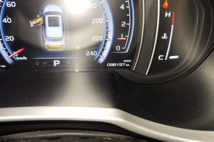 Used Geely Auto Emgrand X7 Sport 2016 1.8TD Automatic ZhiZun Version Odometer Close Up