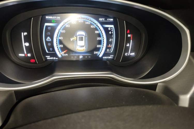 Used Geely Auto Emgrand X7 Sport 2016 1.8TD Automatic All-Wheel-Drive ZhiZun Edition Odometer Close Up