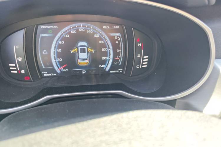 Used Geely Auto Emgrand X7 Sport 2016 1.8TD Automatic Smart Model Odometer Close Up