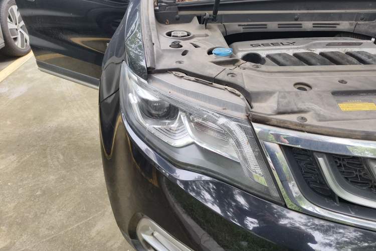 Used Geely Auto Emgrand X7 Sport 2016 1.8TD Automatic ZhiZun Version Right Front Headlight