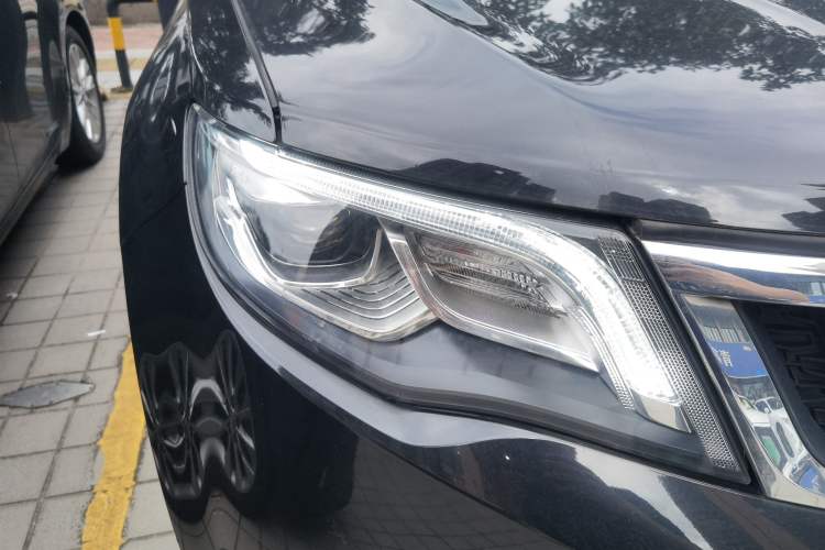 Used Geely Auto Emgrand X7 Sport 2016 1.8TD Automatic Smart Model Right Front Headlight