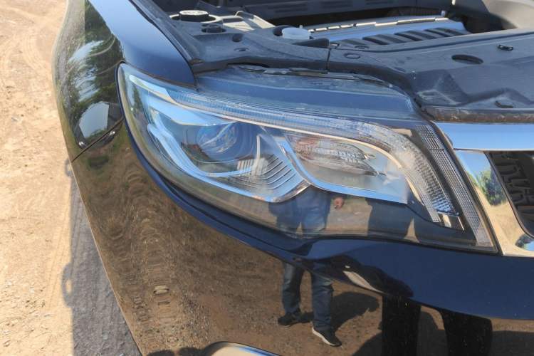 Used Geely Auto Emgrand X7 Sport 2016 1.8TD Automatic ZhiZun Version Right Front Headlight