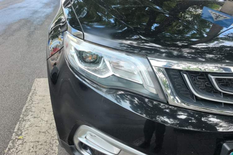 Used Geely Auto Emgrand X7 Sport 2016 1.8TD Automatic ZhiZun Version Right Front Headlight