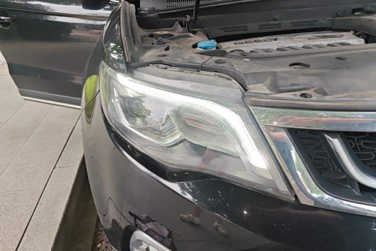 Used Geely Auto Emgrand X7 Sport 2016 1.8TD Automatic ZhiZun Version Right Front Headlight