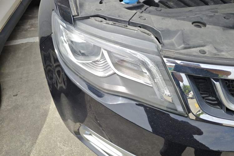 Used Geely Auto Emgrand X7 Sport 2016 1.8TD Automatic Smart Model Right Front Headlight