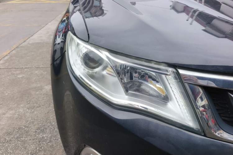 Used Geely Auto Emgrand X7 Sport 2016 2.0L Manual ZhiShang Version Right Front Headlight