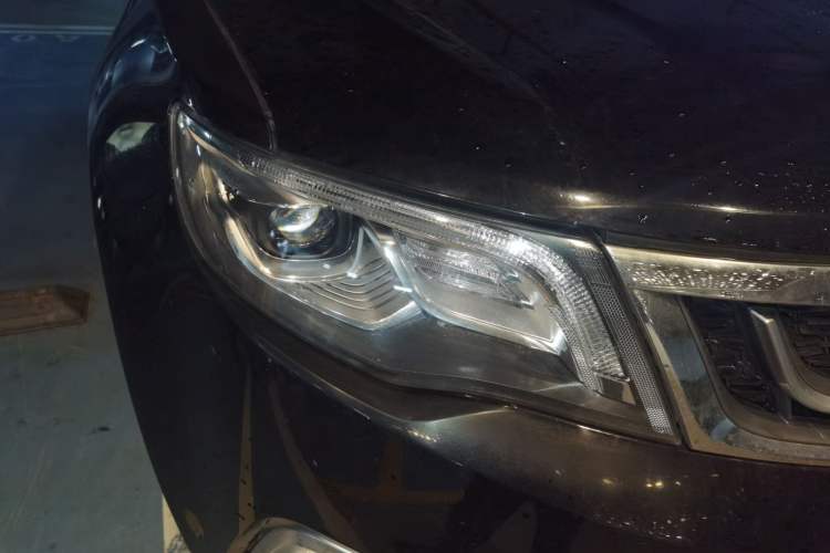 Used Geely Auto Emgrand X7 Sport 2016 1.8TD Automatic ZhiZun Version Right Front Headlight