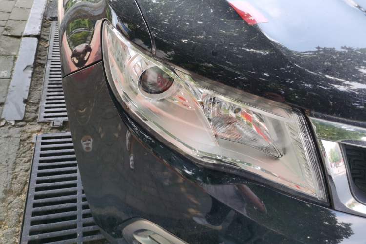 Used Geely Auto Emgrand X7 Sport 2016 2.0L Manual ZhiShang Version Right Front Headlight