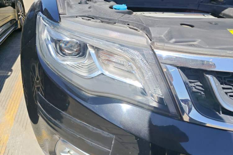 Used Geely Auto Emgrand X7 Sport 2016 1.8TD Automatic Smart Model Right Front Headlight