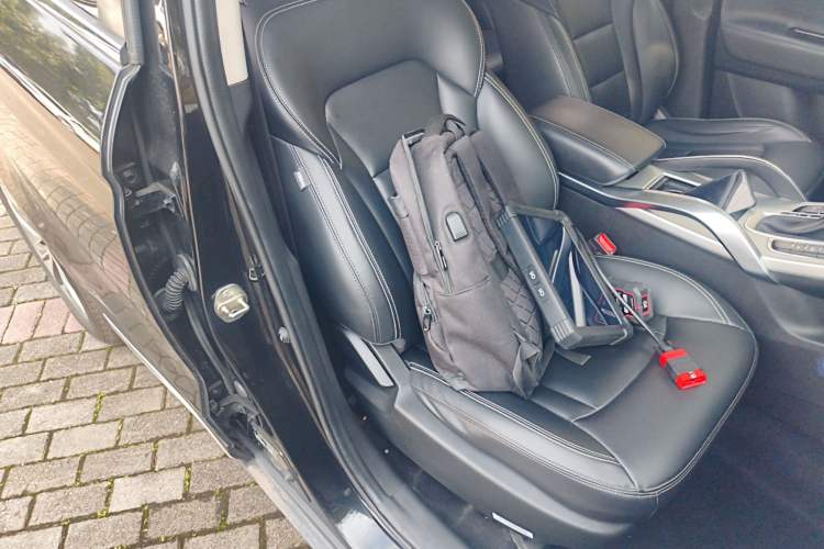 Used Geely Auto Emgrand X7 Sport 2016 1.8TD Automatic Smart Connectivity Version Right Front Seat