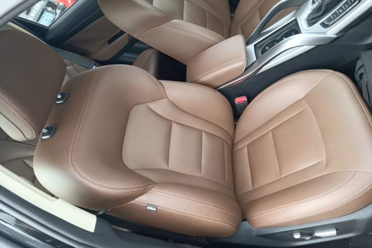 Used Geely Auto Emgrand X7 Sport 2016 1.8TD Automatic ZhiZun Version Right Front Seat