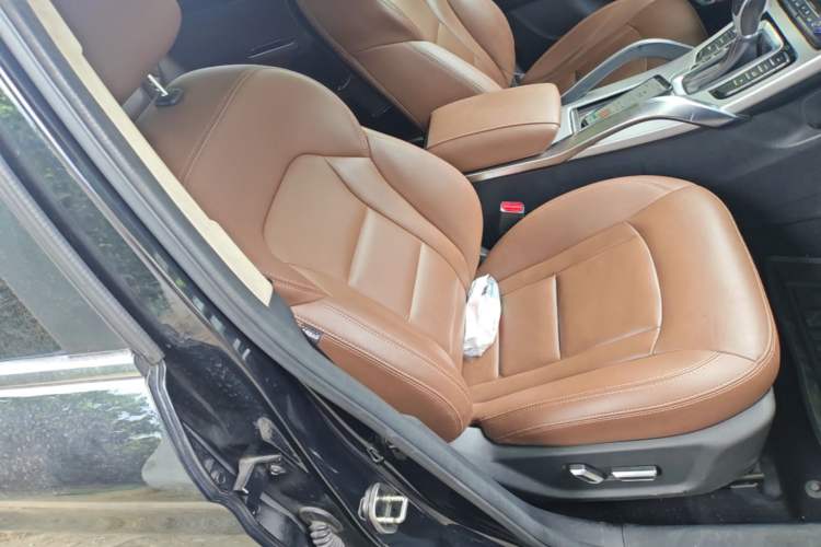 Used Geely Auto Emgrand X7 Sport 2016 1.8TD Automatic Smart Model Right Front Seat