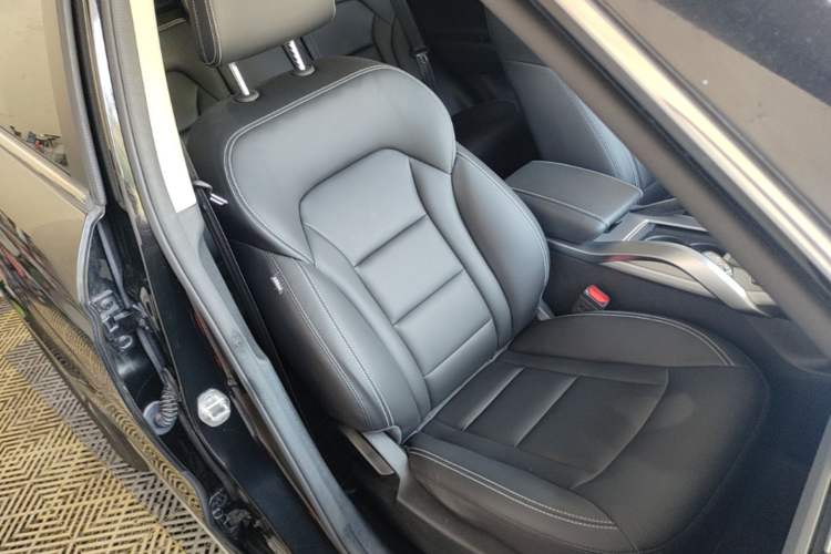 Used Geely Auto Emgrand X7 Sport 2016 2.0L Manual ZhiShang Version Right Front Seat