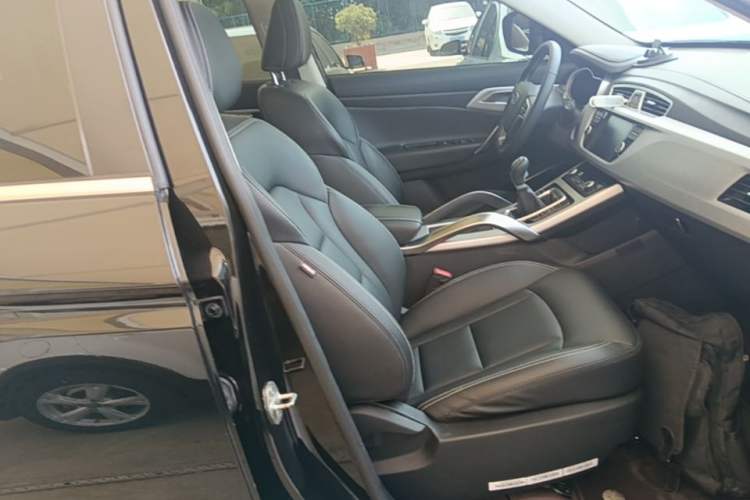 Used Geely Auto Emgrand X7 Sport 2016 2.0L Manual ZhiShang Version Right Front Seat