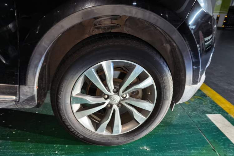 Used Geely Auto Emgrand X7 Sport 2016 2.0L Manual ZhiShang Version Right Front Wheel Hub
