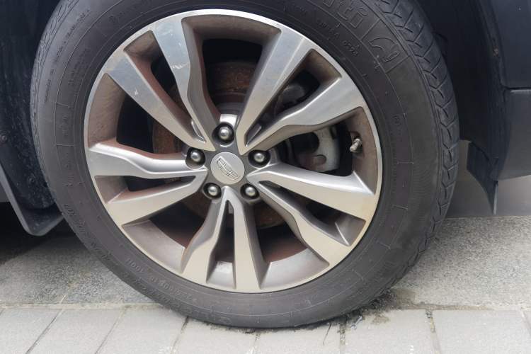 Used Geely Auto Emgrand X7 Sport 2016 1.8TD Automatic Smart Model Right Front Wheel Hub