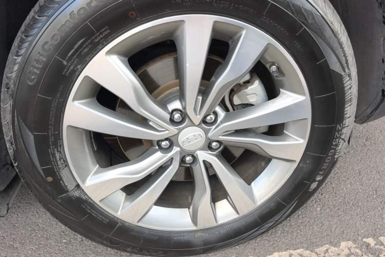 Used Geely Auto Emgrand X7 Sport 2016 1.8TD Automatic ZhiZun Version Right Front Wheel Hub