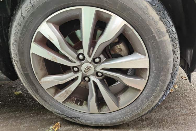 Used Geely Auto Emgrand X7 Sport 2016 1.8TD Automatic Smart Model Right Front Wheel Hub