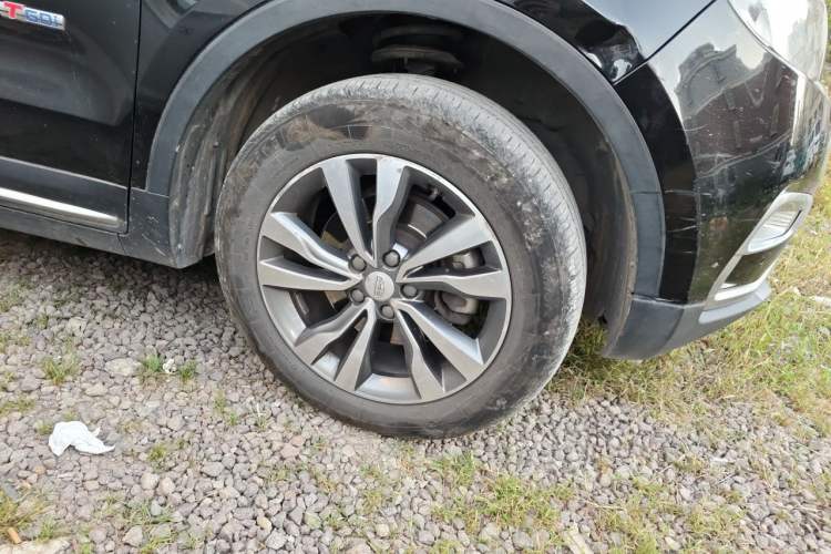 Used Geely Auto Emgrand X7 Sport 2016 1.8TD Automatic Smart Connectivity Version Right Front Wheel Hub