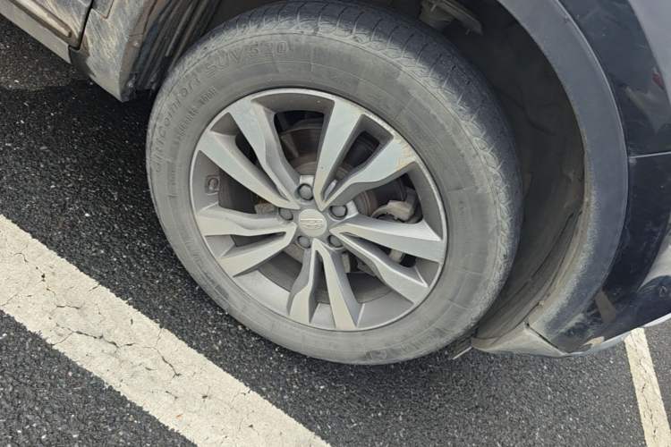 Used Geely Auto Emgrand X7 Sport 2016 1.8TD Automatic Smart Connectivity Version Right Front Wheel Hub