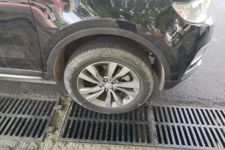 Used Geely Auto Emgrand X7 Sport 2016 2.0L Manual ZhiShang Version Right Front Wheel Hub