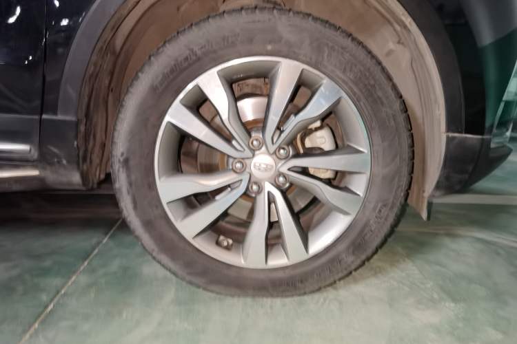 Used Geely Auto Emgrand X7 Sport 2016 1.8TD Automatic ZhiZun Version Right Front Wheel Hub
