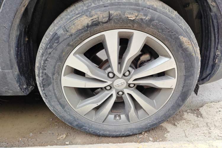 Used Geely Auto Emgrand X7 Sport 2016 1.8TD Automatic ZhiZun Version Right Front Wheel Hub