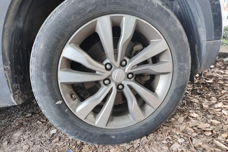 Used Geely Auto Emgrand X7 Sport 2016 2.0L Manual ZhiShang Version Right Front Wheel Hub