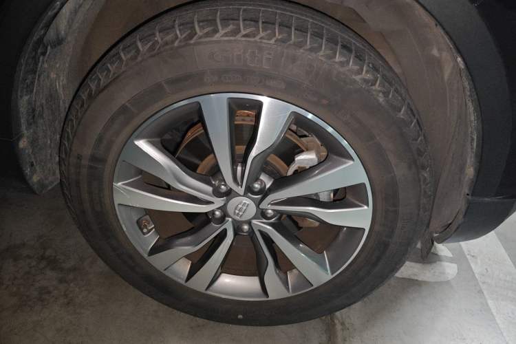 Used Geely Auto Emgrand X7 Sport 2016 1.8TD Automatic Smart Model Right Front Wheel Hub