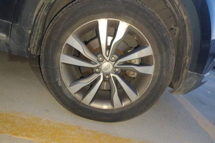 Used Geely Auto Emgrand X7 Sport 2016 1.8TD Automatic Smart Model Right Front Wheel Hub
