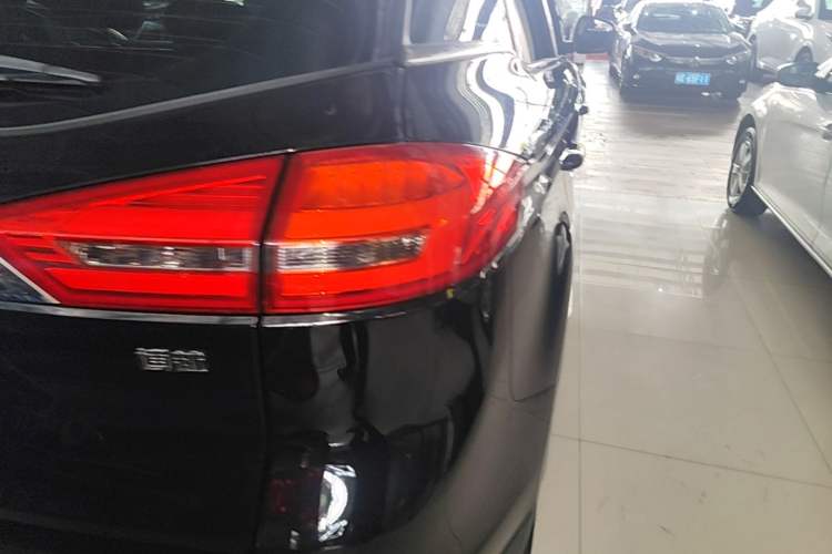 Used Geely Auto Emgrand X7 Sport 2016 1.8TD Automatic ZhiShang Model Right Rear Taillight