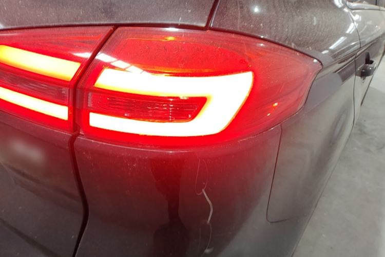 Used Geely Auto Emgrand X7 Sport 2016 1.8TD Automatic ZhiZun Version Right Rear Taillight