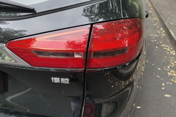 Used Geely Auto Emgrand X7 Sport 2016 1.8TD Automatic Smart Model Right Rear Taillight