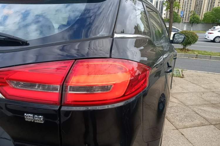 Used Geely Auto Emgrand X7 Sport 2016 1.8TD Automatic ZhiZun Version Right Rear Taillight