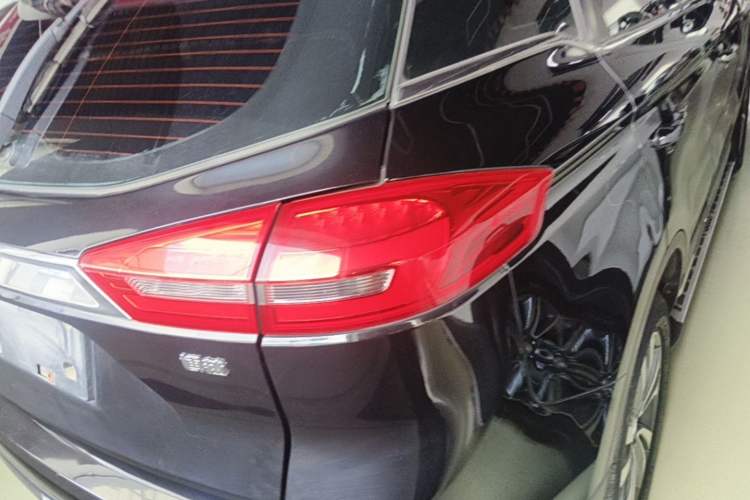 Used Geely Auto Emgrand X7 Sport 2016 2.0L Manual Smart Connect Version Right Rear Taillight