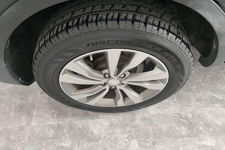 Used Geely Auto Emgrand X7 Sport 2016 1.8TD Automatic ZhiZun Version Right Rear Wheel Hub