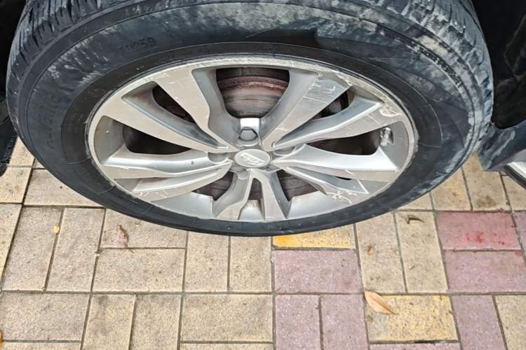 Used Geely Auto Emgrand X7 Sport 2016 1.8TD Automatic All-Wheel-Drive ZhiZun Edition Right Rear Wheel Hub
