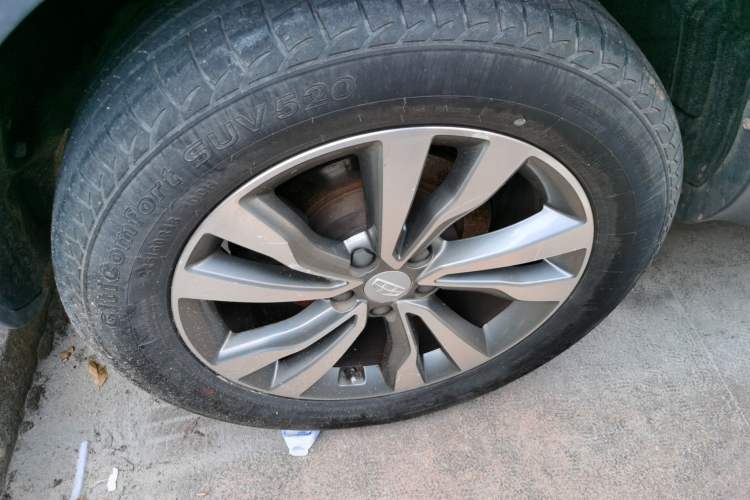 Used Geely Auto Emgrand X7 Sport 2016 1.8TD Automatic Smart Model Right Rear Wheel Hub