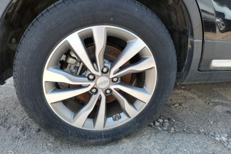 Used Geely Auto Emgrand X7 Sport 2016 1.8TD Automatic Smart Model Right Rear Wheel Hub
