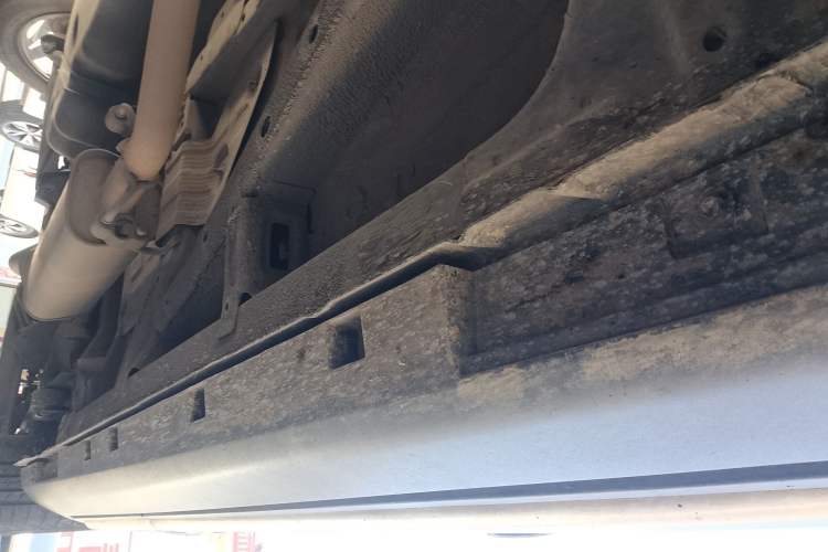 Used Geely Auto Emgrand X7 Sport 2016 1.8TD Automatic Smart Model Right Side Sill