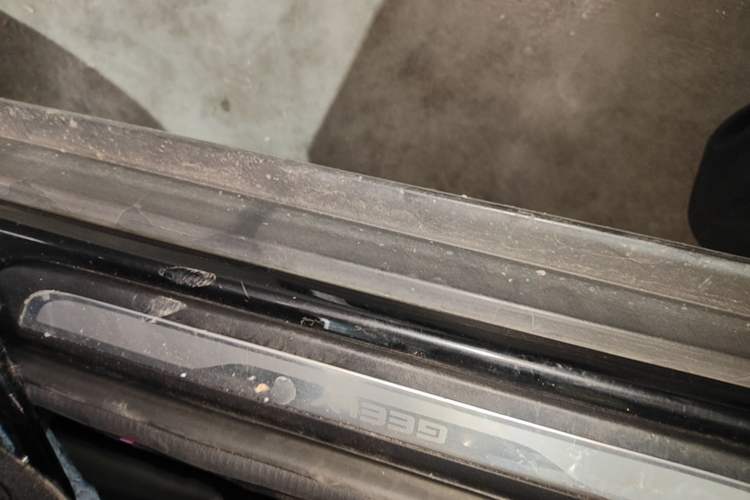Used Geely Auto Emgrand X7 Sport 2016 1.8TD Automatic ZhiZun Version Right Side Sill