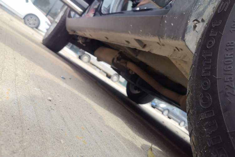 Used Geely Auto Emgrand X7 Sport 2016 1.8TD Automatic ZhiZun Version Right Side Sill