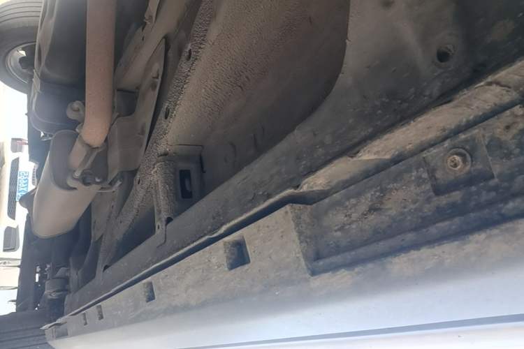 Used Geely Auto Emgrand X7 Sport 2016 1.8TD Automatic Smart Model Right Side Sill