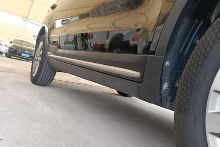 Used Geely Auto Emgrand X7 Sport 2016 2.0L Manual ZhiShang Version Right Side Sill