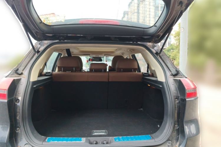 Used Geely Auto Emgrand X7 Sport 2016 1.8TD Automatic All-Wheel-Drive ZhiZun Edition Trunk
